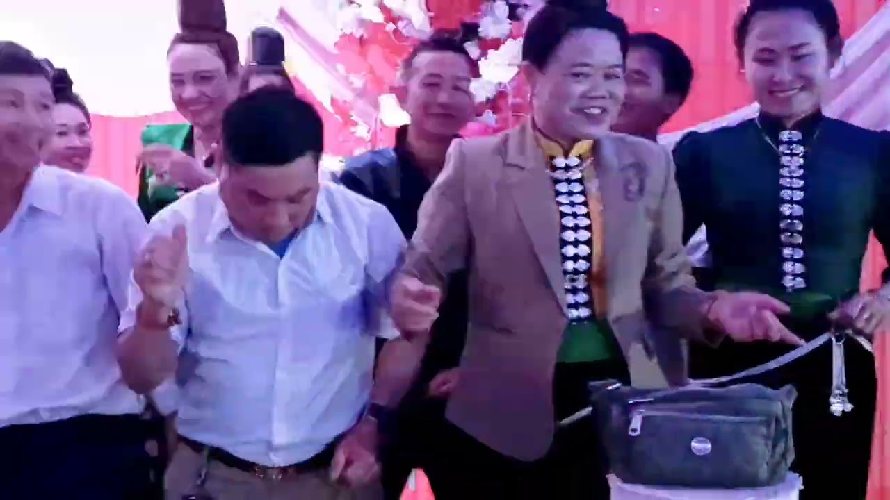 Nhảy đám cưới con gái lò chinh Mết cớ 