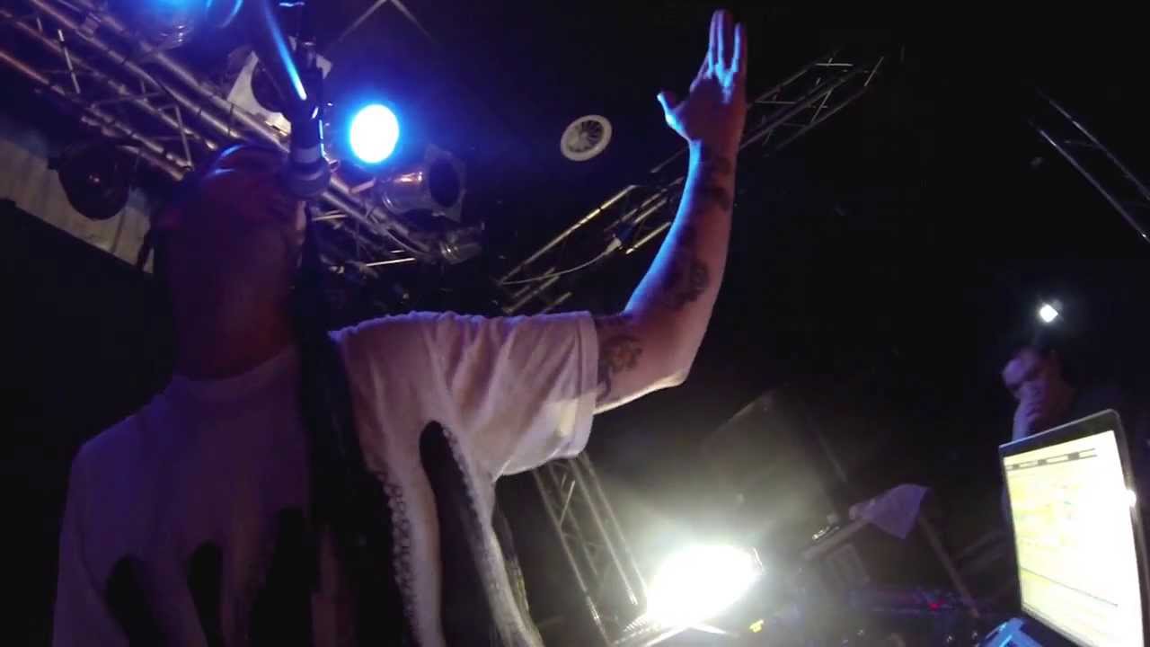 Carnival live @ Hiroshima Mon Amour (Turin, Italy) - Antwoord And Sons