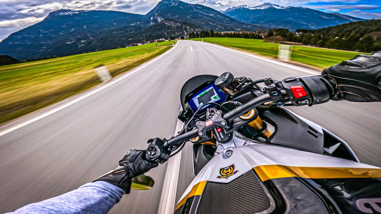 RACING / AGGRESSIVE Aprilia Tuono V4 1100 fast evening ride (SOUND 4K)