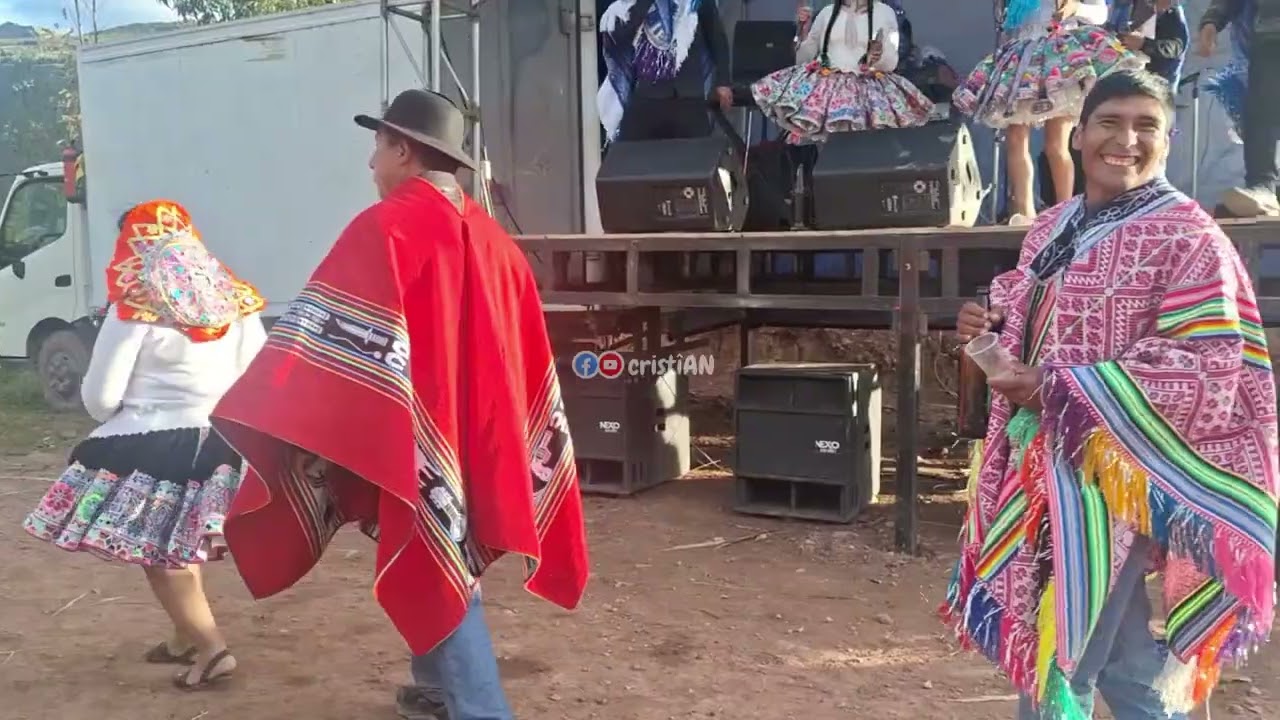 Gran yunzada carnavalesco folclórico Saylla - Cusco Part 3 ( Full HD 1920 x 1080 )
