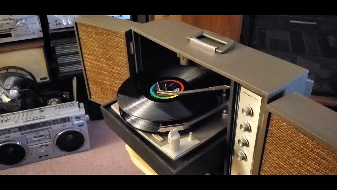 Magnavox Portable Stereo Record Player Model 3P2550....1967....Hindustan....Should I....