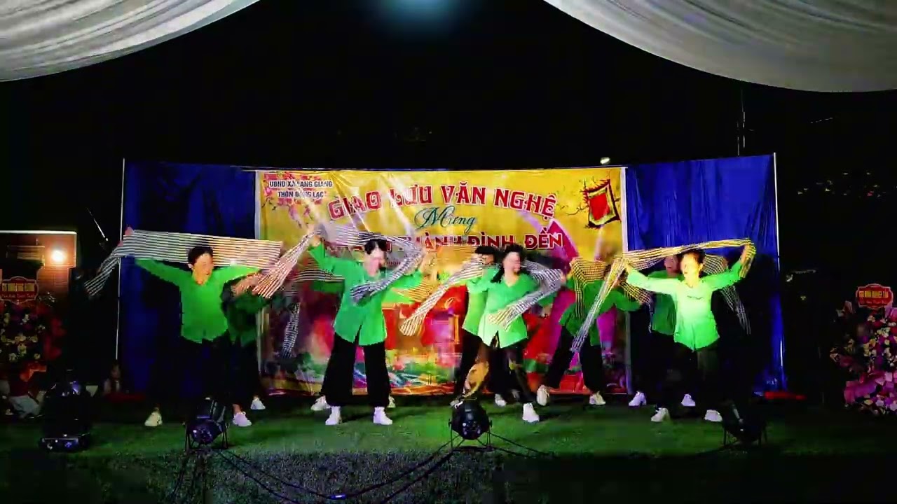 THÔN ĐỒNG LẠC - NHẢY LIÊN KHÚC HÁT VỀ CÂY LÚA HÔM NAY & NỔI LỬA LÊN EM