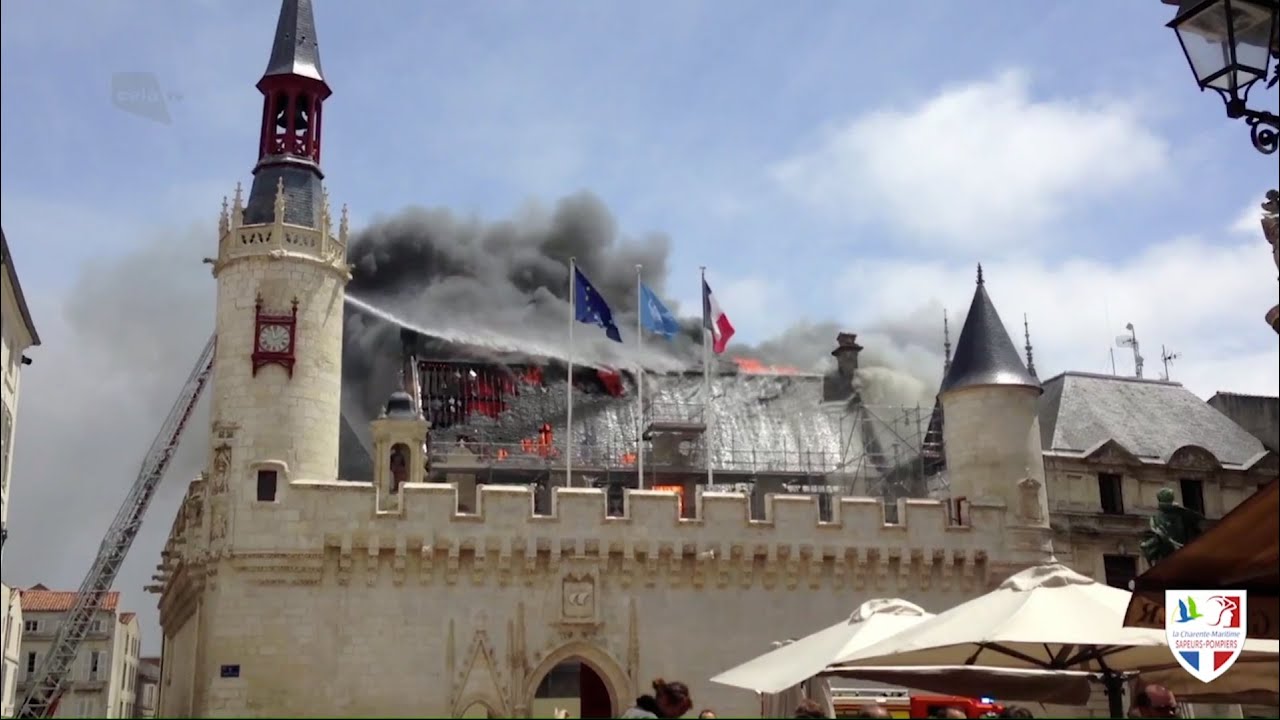 Retour sur l'incendie de l'hôtel de ville de La Rochelle