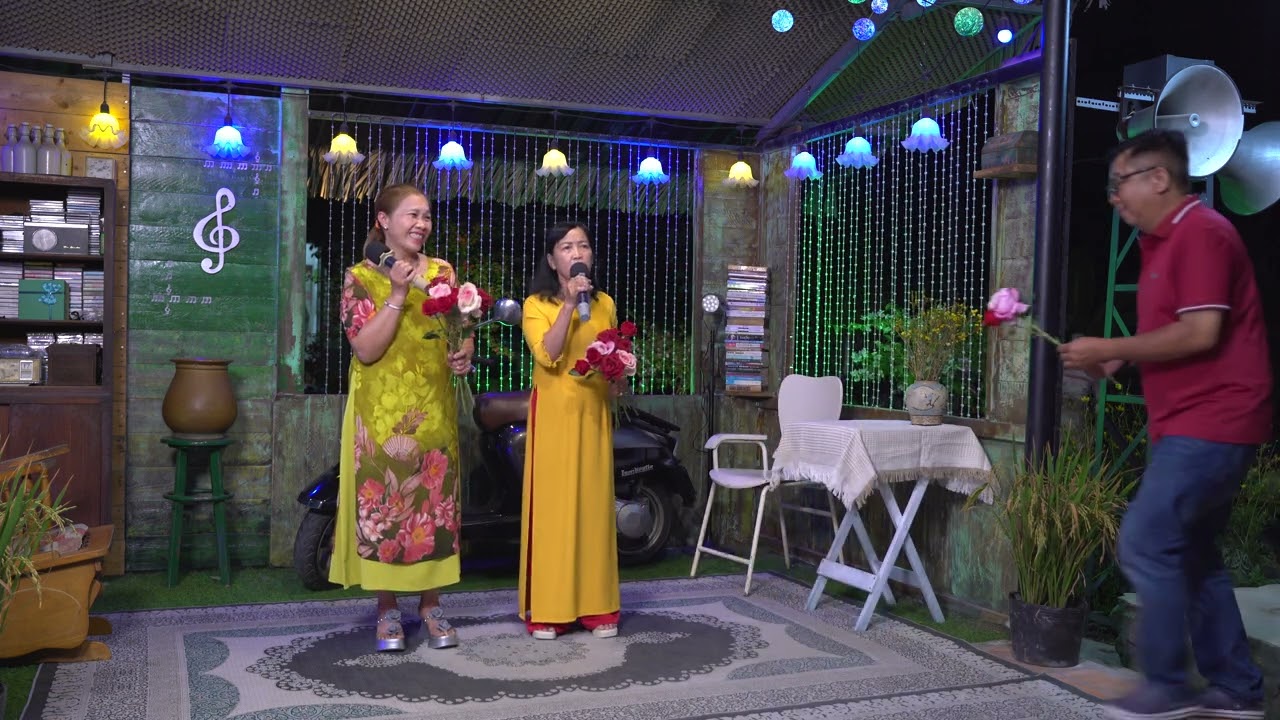 Út  Huệ _ Bé Hai