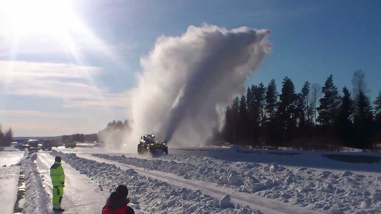 INSANE SNOWBLOWER
