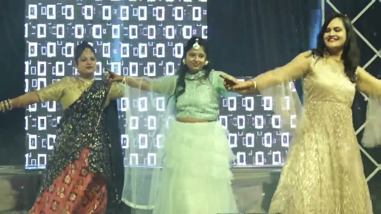 Bhabhi's dance on sister in law wedding#desi girl# sauda khara khara 🥳