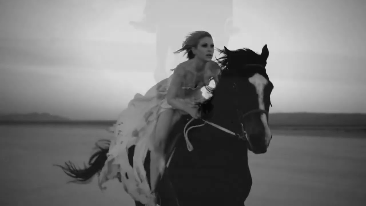 Embracing Solitude and Self-Discovery in ‘A Horse with No Name