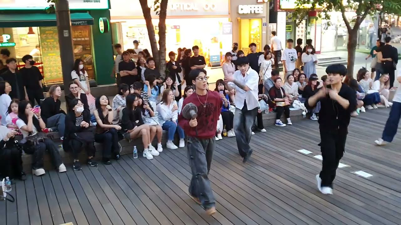 [STREET ARTIST] ONE OF. INTERACTIVE SINCHON BUSKING. 240525.