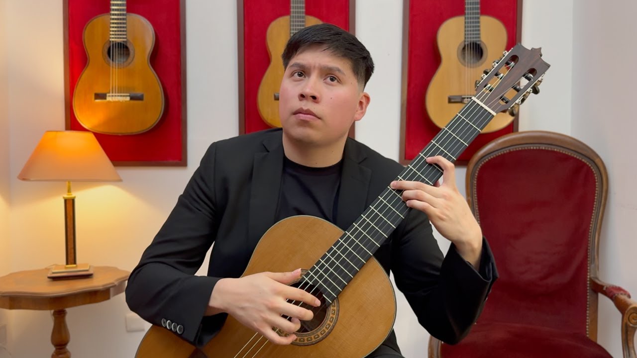 Juan Sixtos plays 