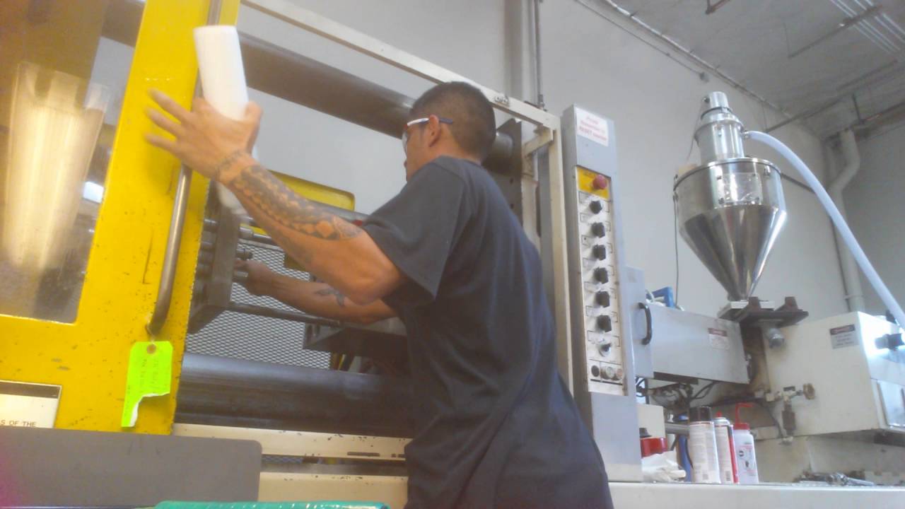 Plastic injection molding operator