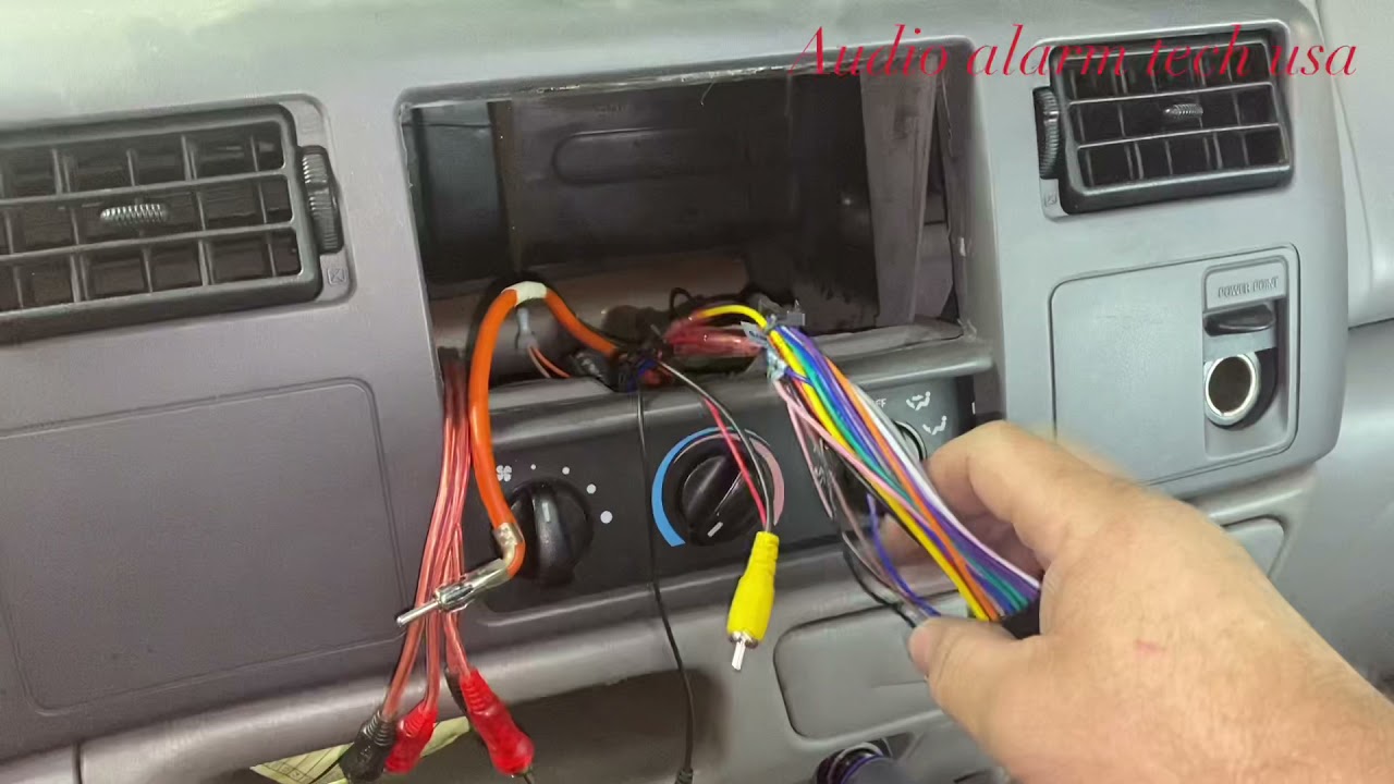 Как установить экран Blaupunkt на Ford F-250 2001 года выпуска (Германия, 1924 г.)