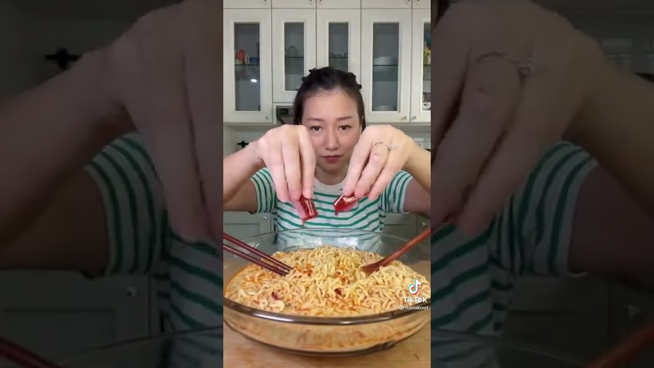 makan mie ini bikin mewek!!!!    tiktok @nanakot