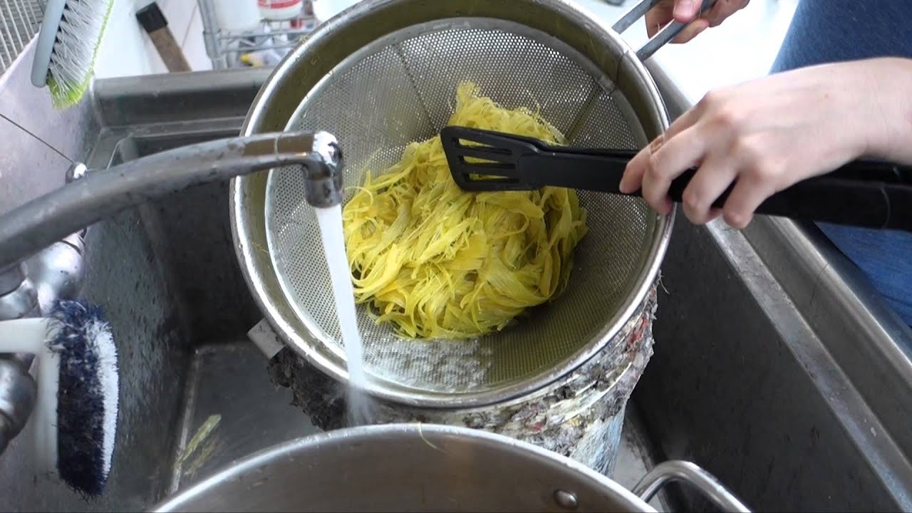 Изготовление бумаги из кукурузных початков