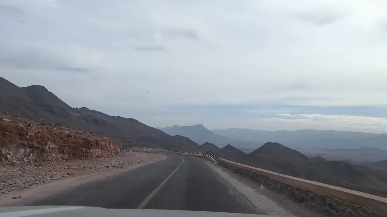 طريق ورزازات زاكورة بداية اصلاح منعرجات ايت ساون هبوطا