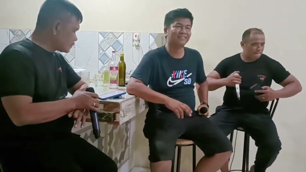 Kau bukan tercipta untukku || cipt obbie messakh|| cover TRIO PAK POL