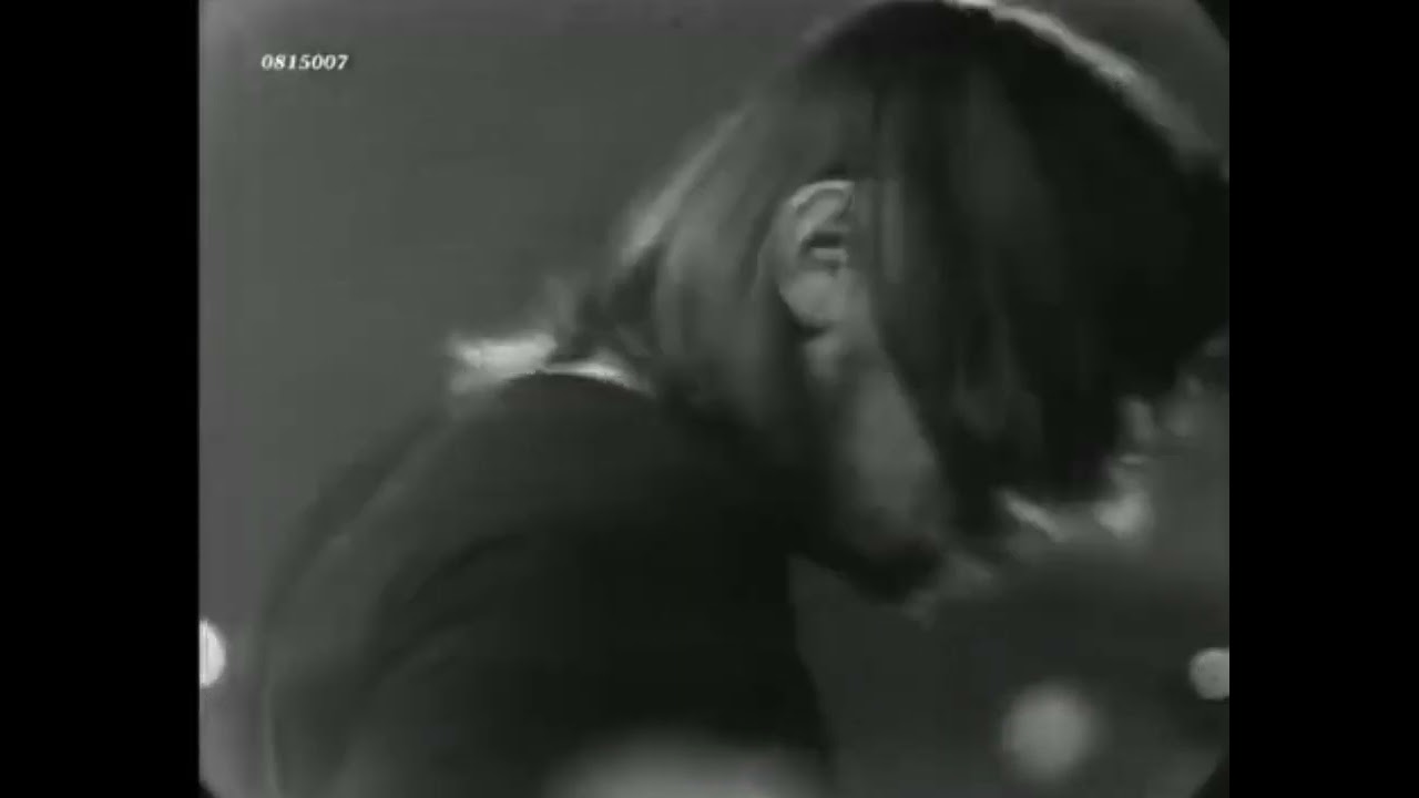 Chicago&rsquo;s first ever video of them performing 25 or 6 to 4 in 1969, before the song was released!