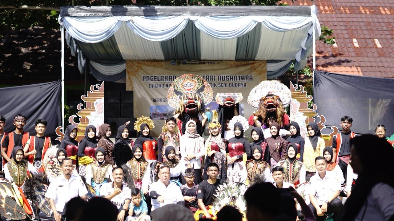 PAGELARAN SENI “ASAL USUL REOG PONOROGO” KELAS 12.3 JUARA 1 PENAMPILAN TERBAIK