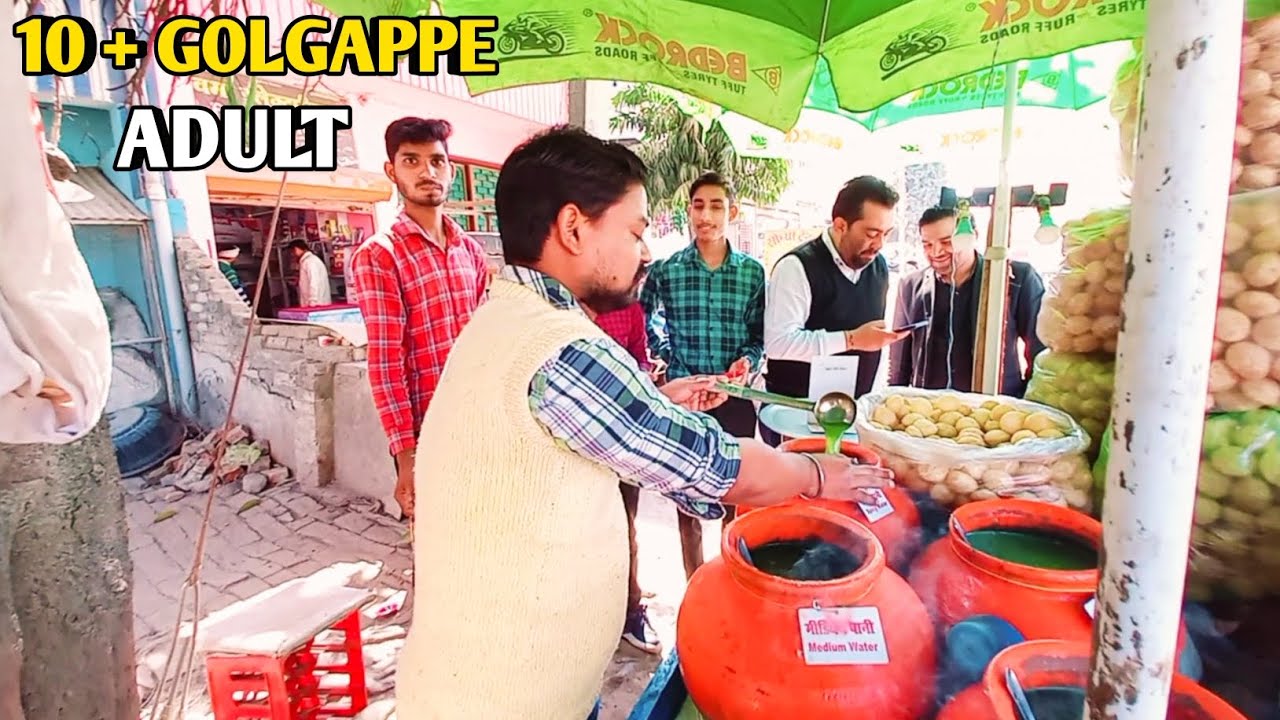 Famous Pani Puri Wala | यह है सबसे महंगा पानी पुरी वाला जो खिलता है 10+Flavour | Indian street food