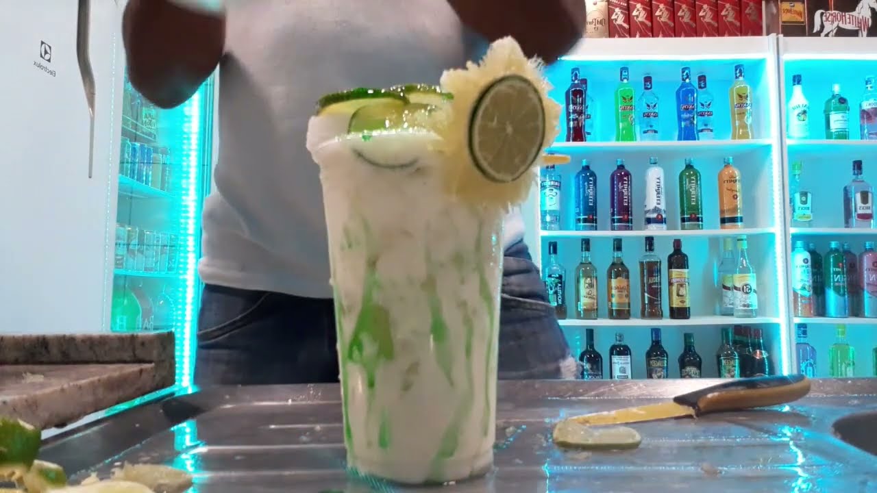 Como Fazer Caipirinha  de Limão Gourmet PASSO A PASSO - Vende Muito! (O Dono da Adega)