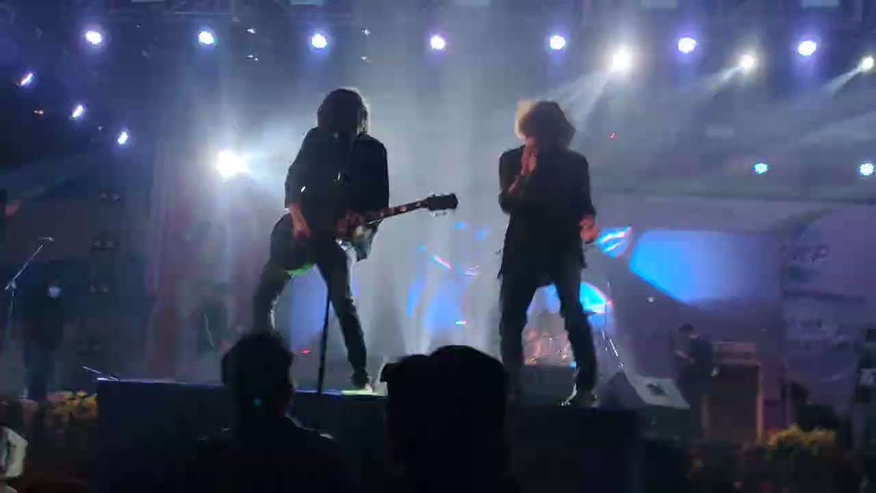 Aro Ekbar Cholo Phire Jai Fossils Live at Banga Sanskriti Utsav 2022 Kalyani