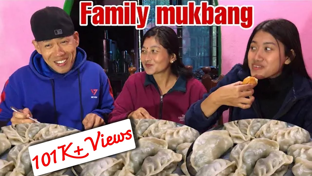 MOMO MUKBANG FT. MY MOM AND DAD ( For the very first time )😊 || FAMILY TIME❤️