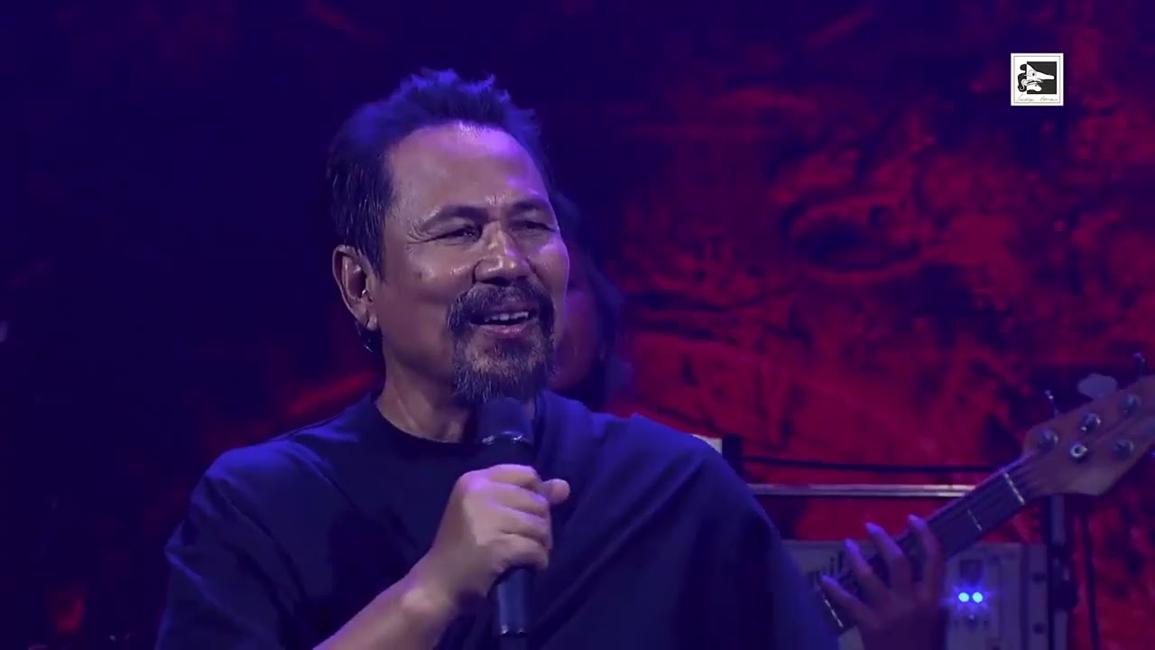 M.NASIR - PHOENIX BANGKIT DARI ABU (LIVE) - (LIVE DEMI MASA M.NASIR)
