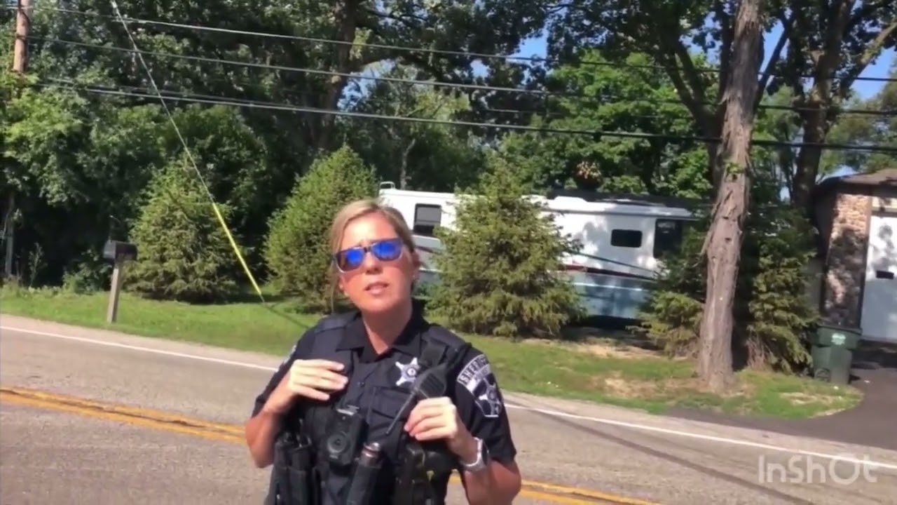 GIVE ME YOUR ID NOPE  SILENT TREATMENT   I'd refusal first amendment audit
