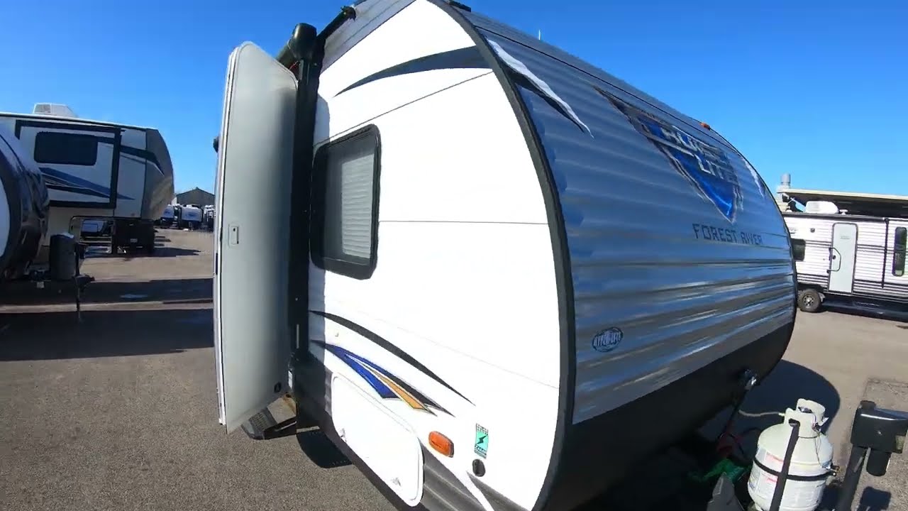 2018 Salem Cruise Lite FSX 187RB Pre Owned Travel Trailer Walk Through Stock 11168A