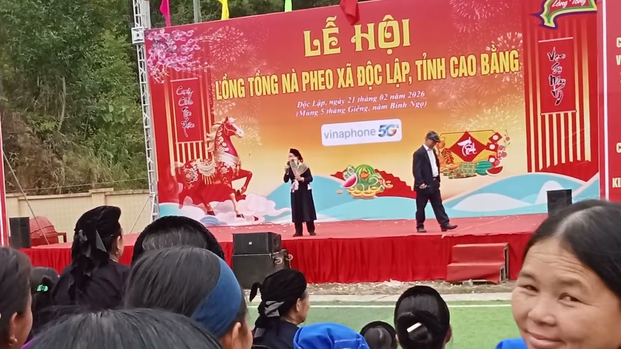 Chị đàm tình,hát chúc mừng ngày hội na pheo rất hay,bao nà pheo đại diện lên đáp tuyệt vời 