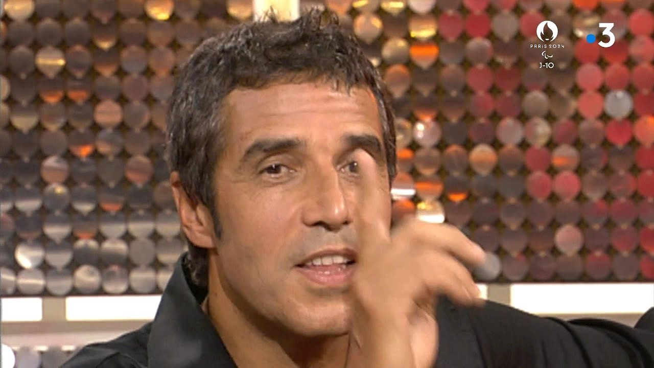 Julien Clerc raconte cette soirée là avec Johnny Hallyday - Extrait de Vivement Dimanche (2001)