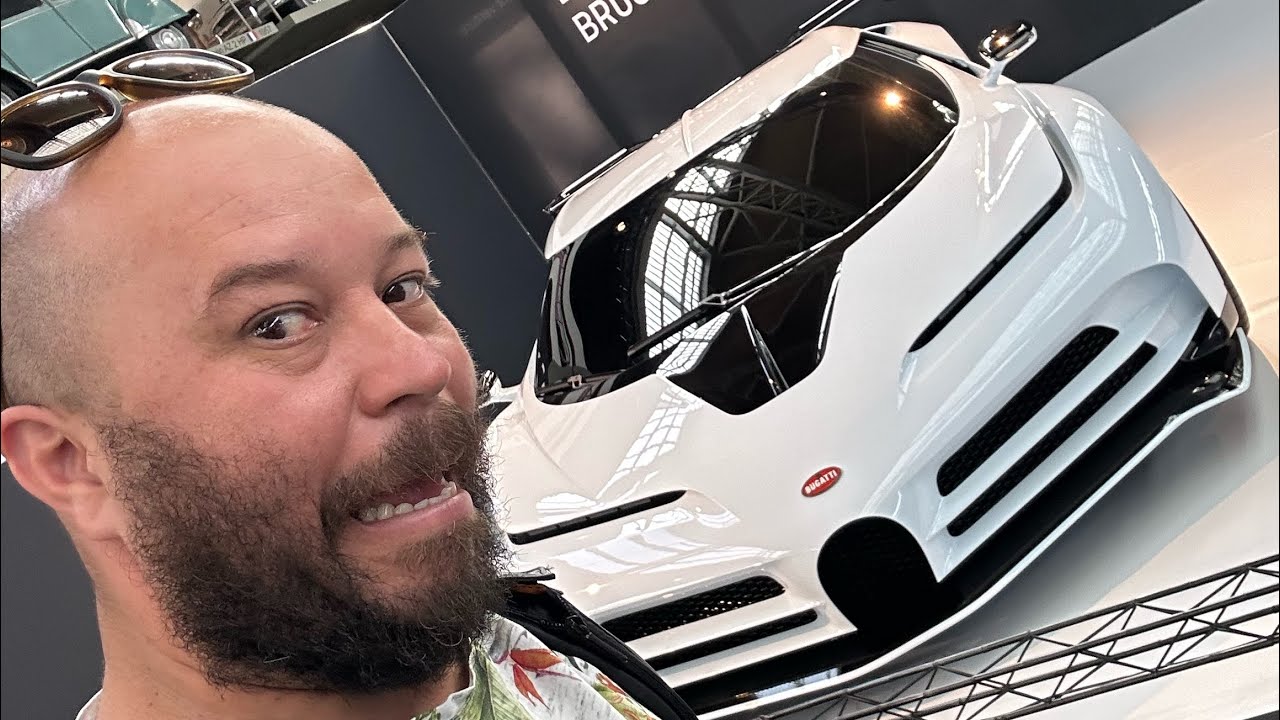 AUTOWORLD de BRUSELAS: un VIAJE a través de la HISTORIA del AUTOMOVIL.