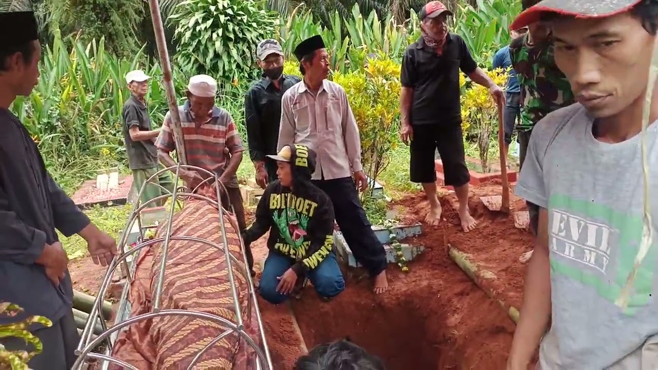 Semoga khusnul khotimah  nek haji