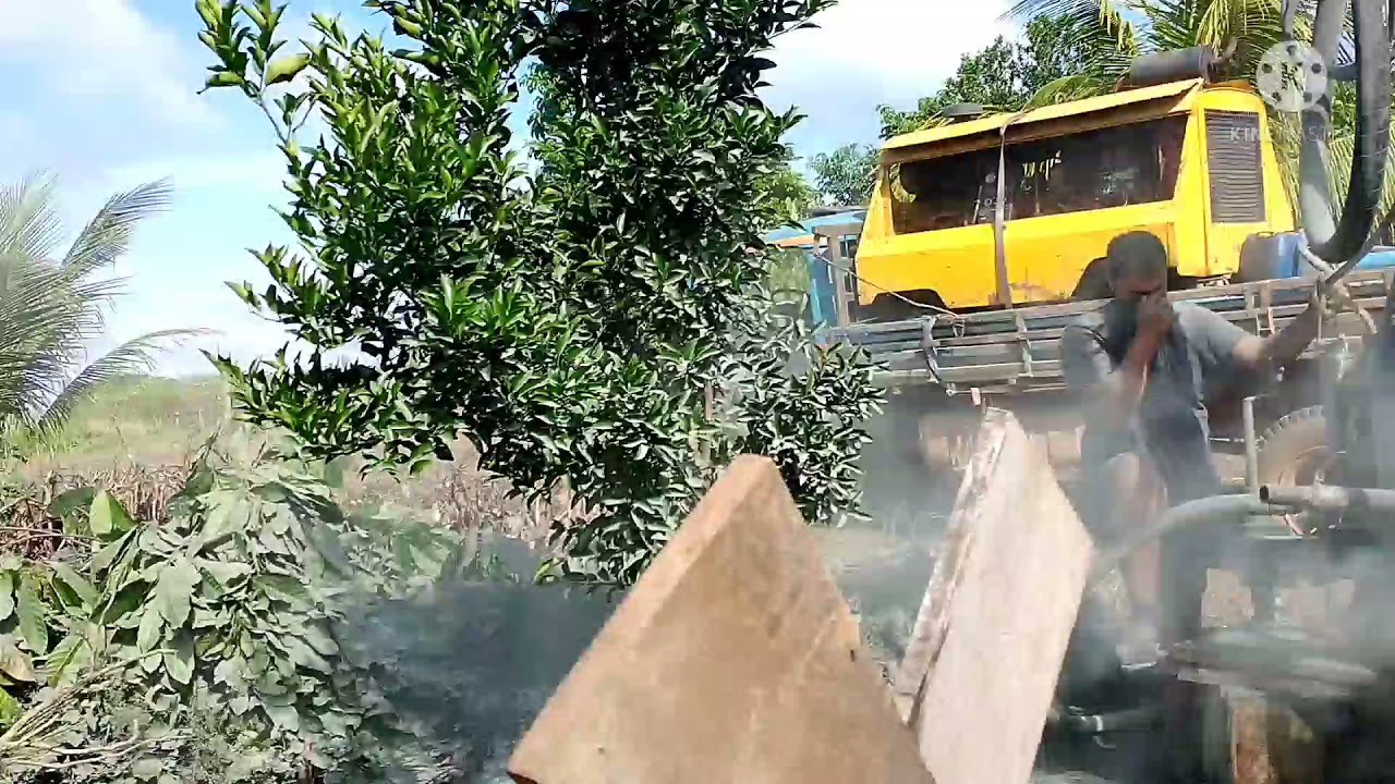 mas um poço na rocha com martelo cir 90