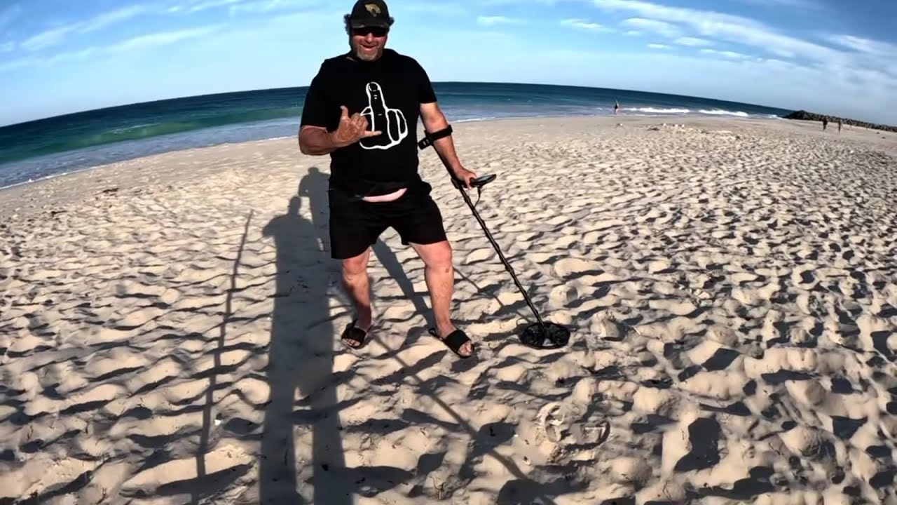 Beach Metal Detecting New Years Day With Greg!