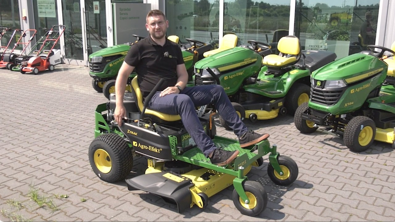 Skręca w miejscu - kosiarka samojezdna John Deere Ztrak #rolnictwo