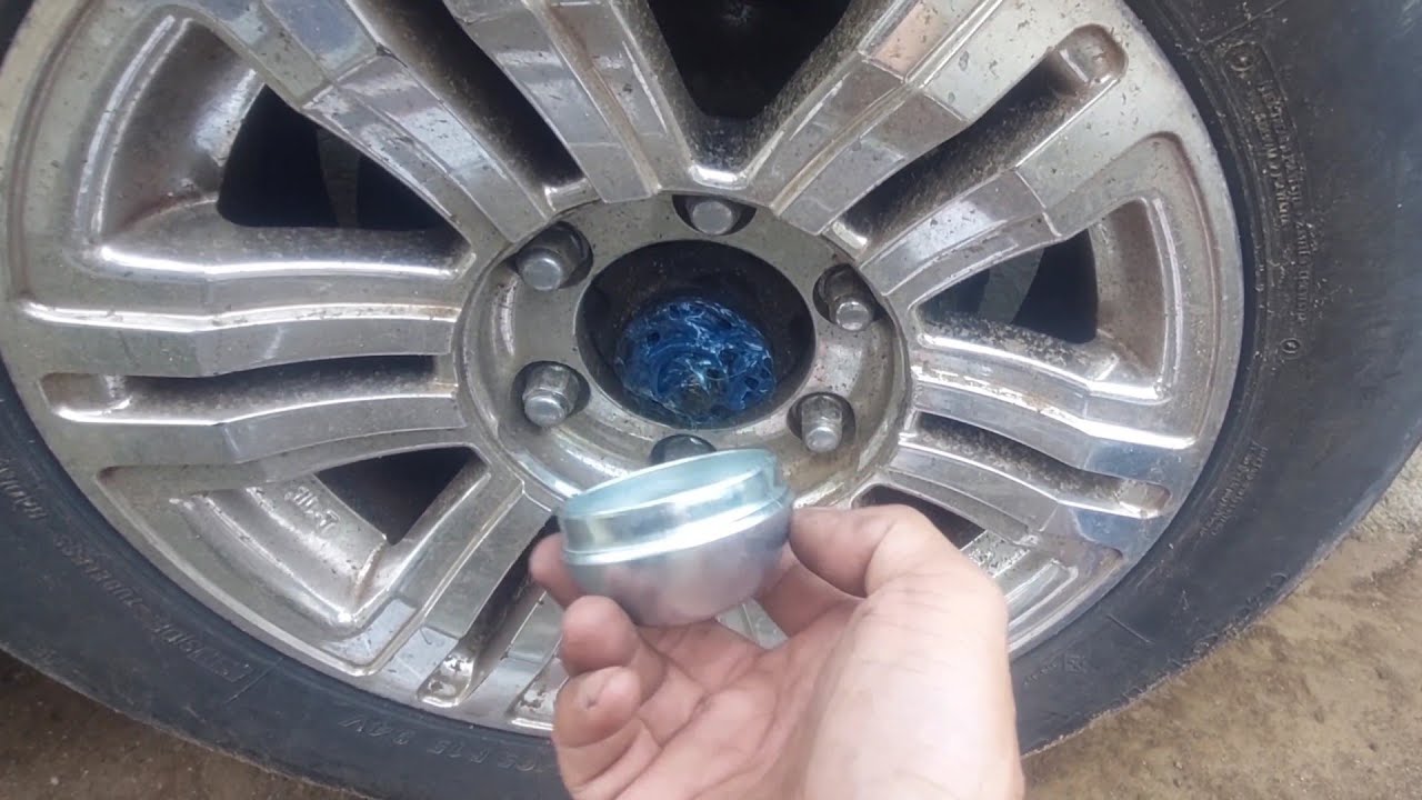 Crosswind grease cap dust cap axle cap