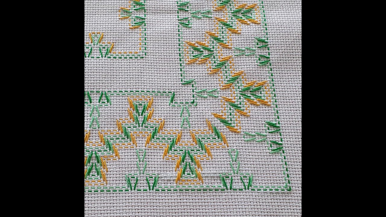 * 120 - Eslavo - Caminho de mesa em ponto eslavo verde e amarelo