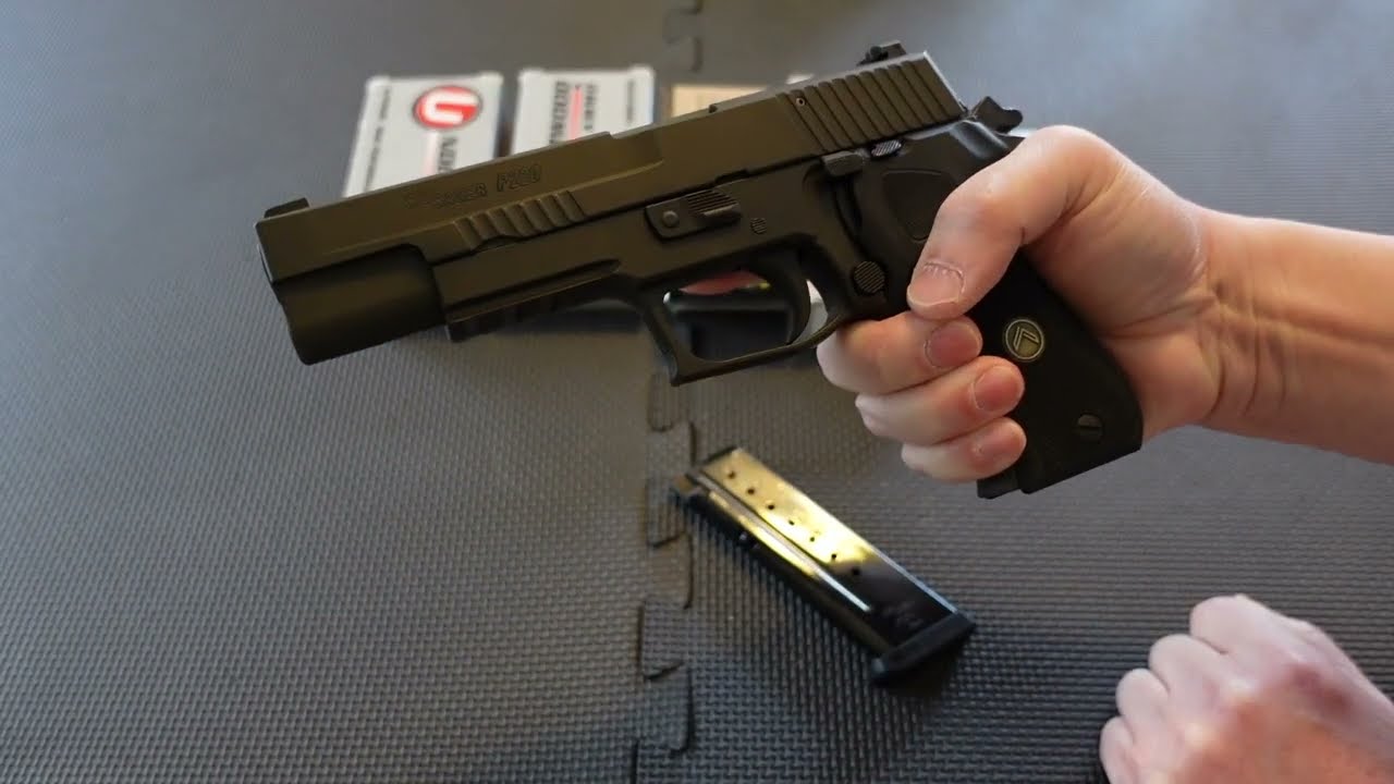 Из сейфа: SIG Sauer P220 10mm Legion