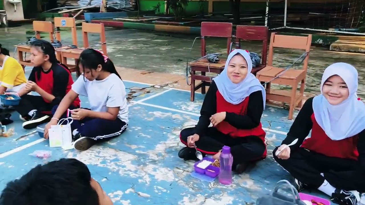 KEMERIAHAN KEGIATAN HUT RI KE 80 DI SMPN 227 JAKARTA