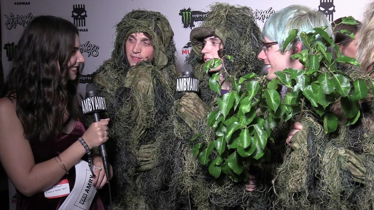 Interview with Waterparks (Round Two - 2017 APMAs Red Carpet)