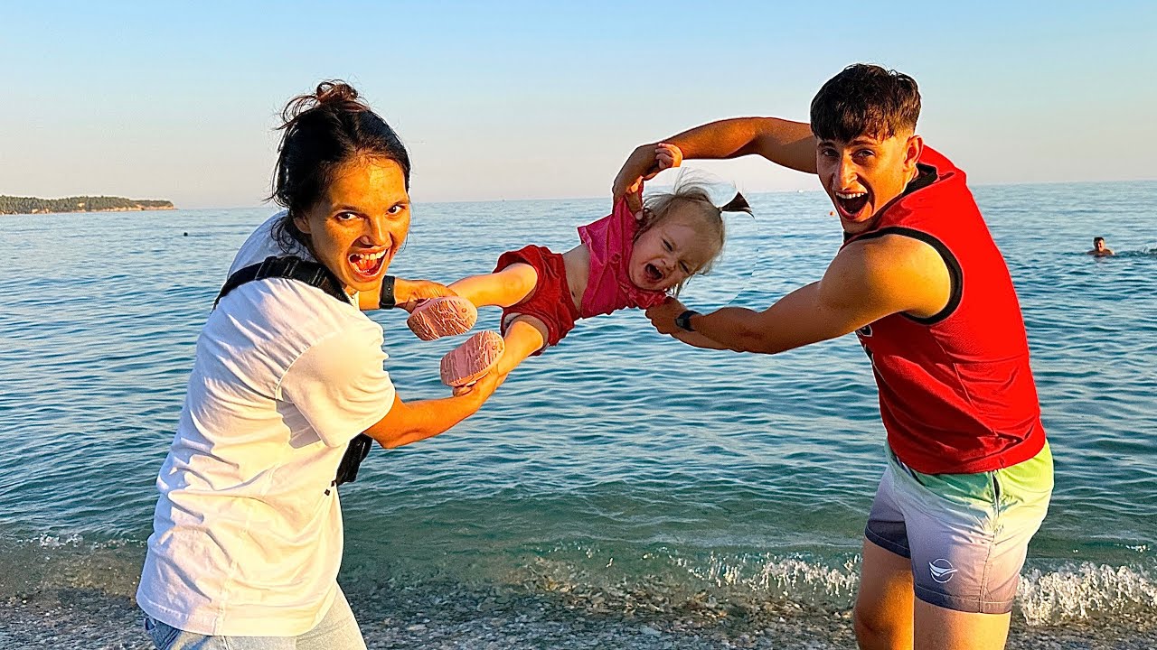 DOROTHEEA nu dorește să INTRE ÎN MARE🤣/ CĂLĂTORIA noastră SPONTANĂ în Grecia 🥳🌊