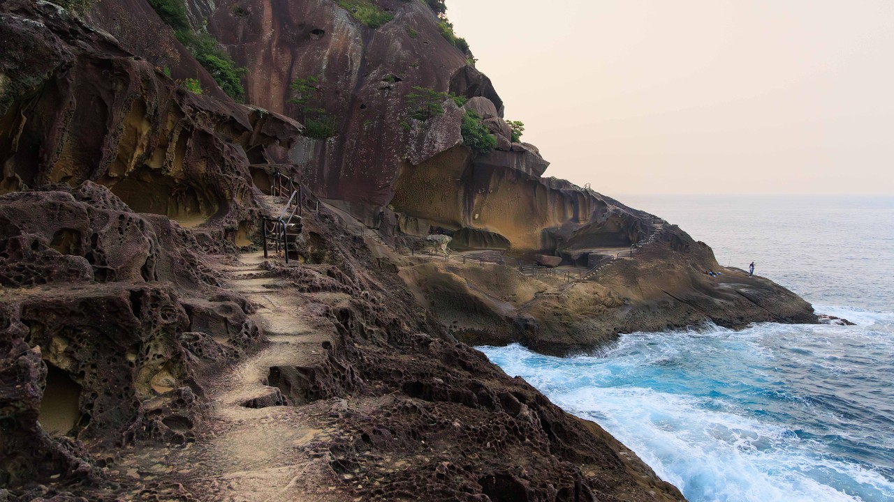 Sunrise Walk on Onigajo Coast - Kumano Kodo | Mie, Japan 4K Ocean Sounds and Seaside Ambience