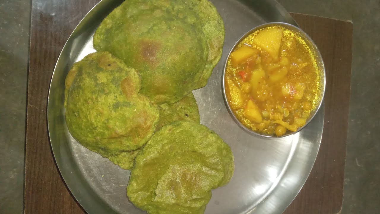 सिर्फ 5 मिनट में बनाए फूली -फूली पालक की पुरी please #like comment @share and #subscribe 