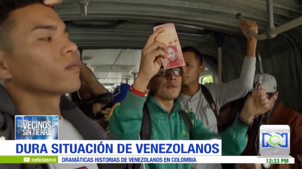 Venezolanos cambian bolívares por pesos durante los trayectos en Transmilenio