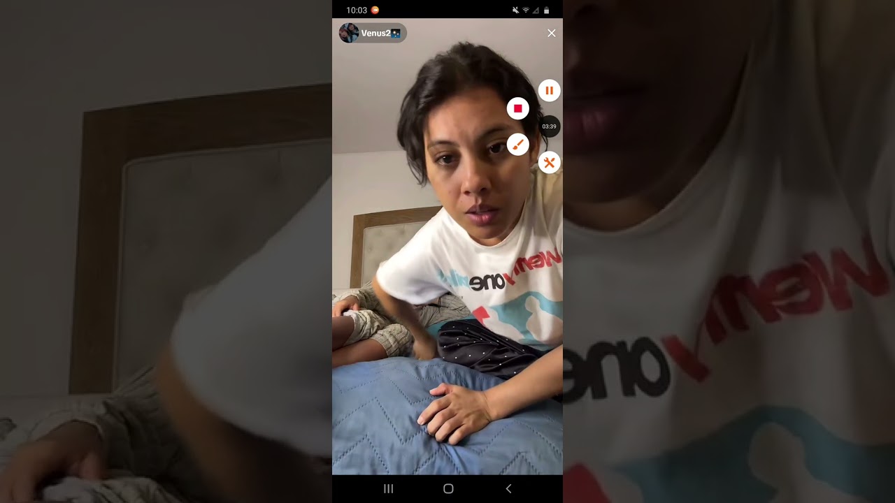 Latina Sisters Soles & Both countdown at 4:05🥰🥰😍😍😍👣👣