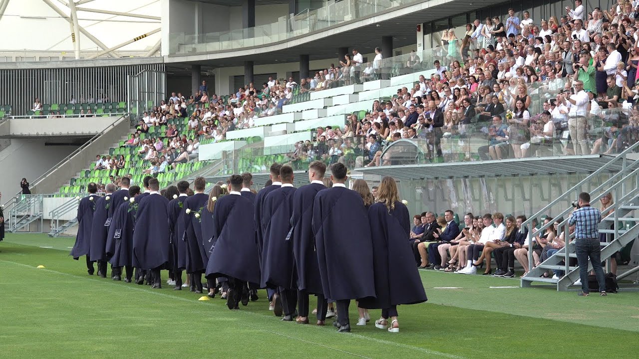 Rendhagyó tanévzáró és ballagás a Haladás Sportkomplexumban 2021. - ELTE Bolyai Gimnázium