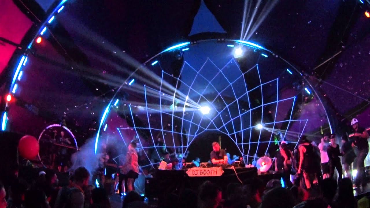 bonobo  part 1 sunday closer week one coachella