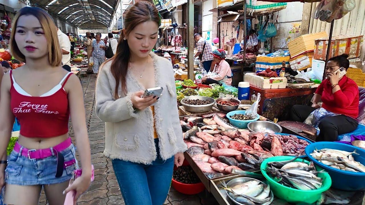 Best Cambodian STREET FOOD 2026 | Walking Tour in Boeung Trabaek Traditional Market, Phnom Penh