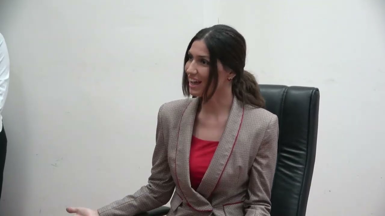 HASRET TOPUKLU...YENİ KANKAMIZ EDA VEKİL...