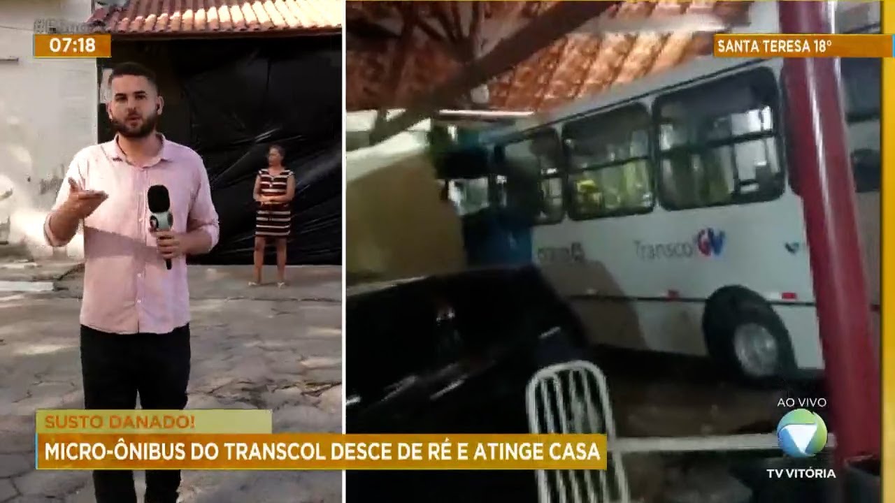 Micro-ônibus desgovernado destrói portão e vai parar na garagem de casa em Vitória
